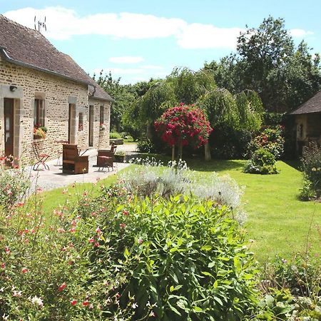 Chambre D'Hote Courtoux Saint-Denis-sur-Sarthon Dış mekan fotoğraf