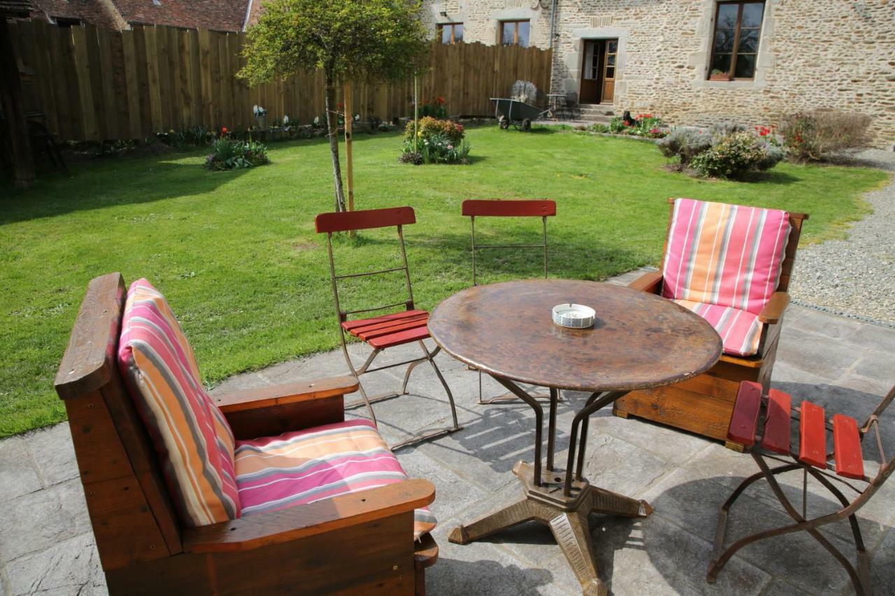 Chambre D'Hote Courtoux Saint-Denis-sur-Sarthon Dış mekan fotoğraf